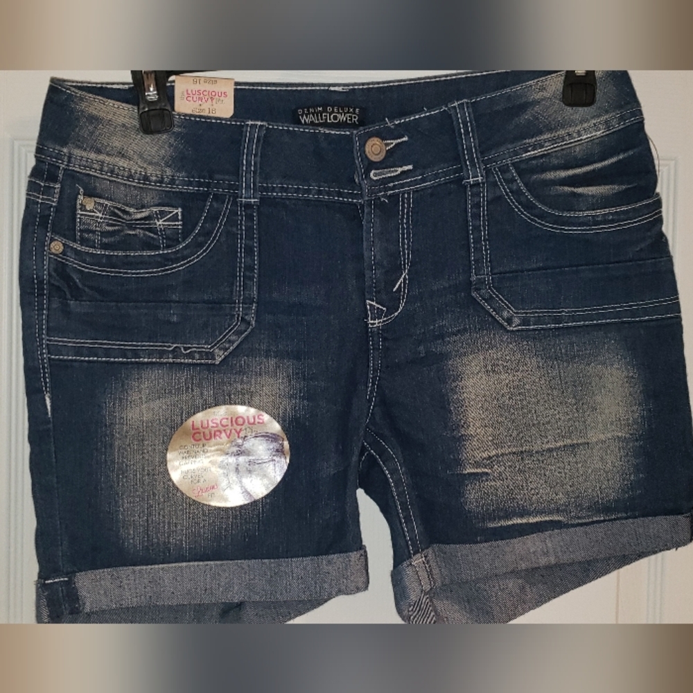 LUSCIOUS CURVY DENIM DELUXE WALLFLOWER JEAN SHORTS SIZE 15